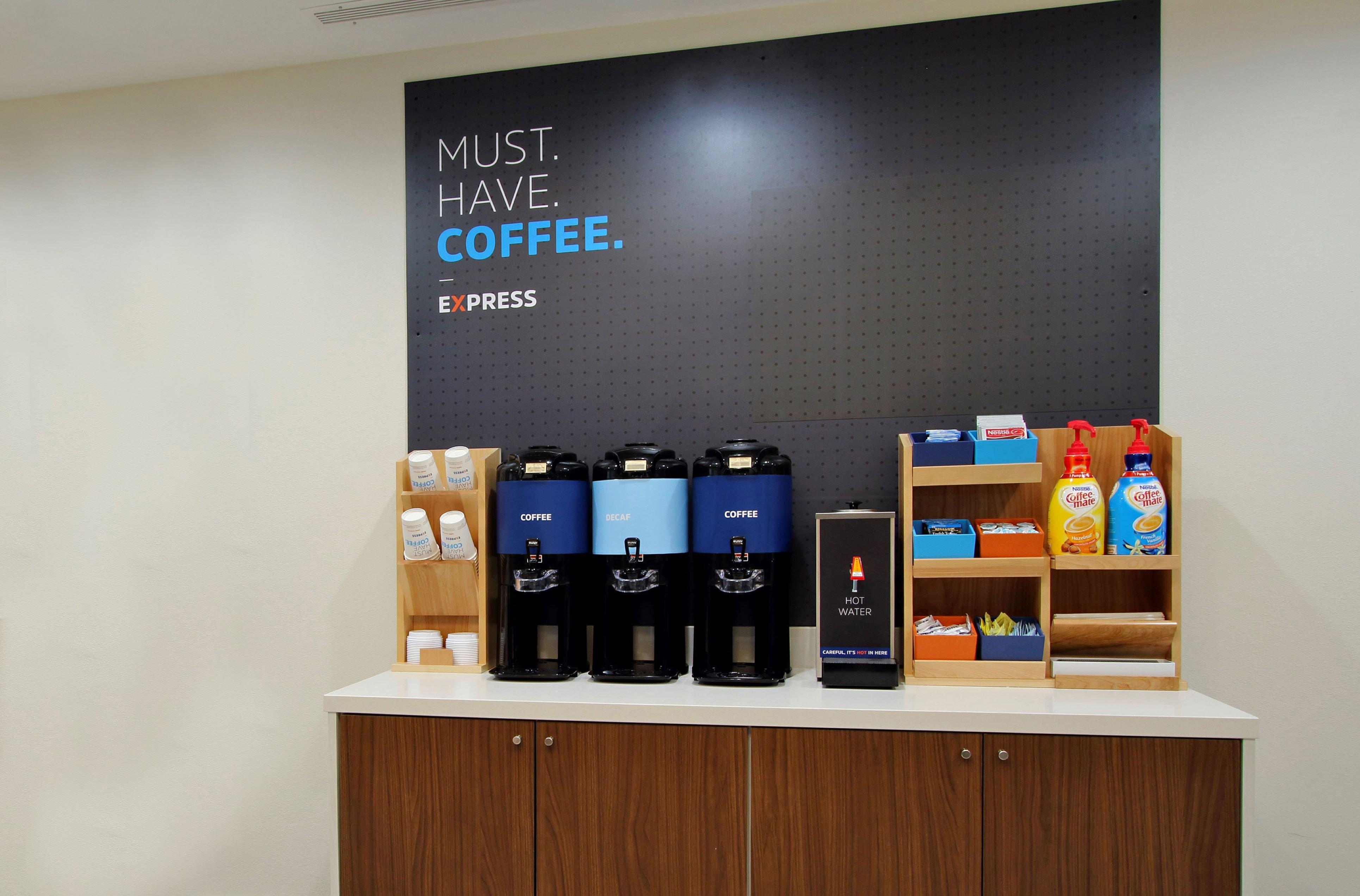 Holiday Inn Express & Suites - Detroit North - Roseville By Ihg Екстериор снимка